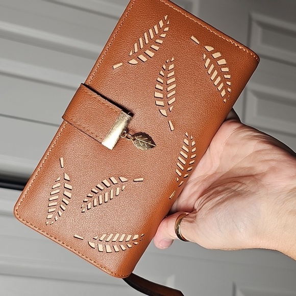 NWOT Vagabond Goods Brown Wallet - Picture 1 of 5